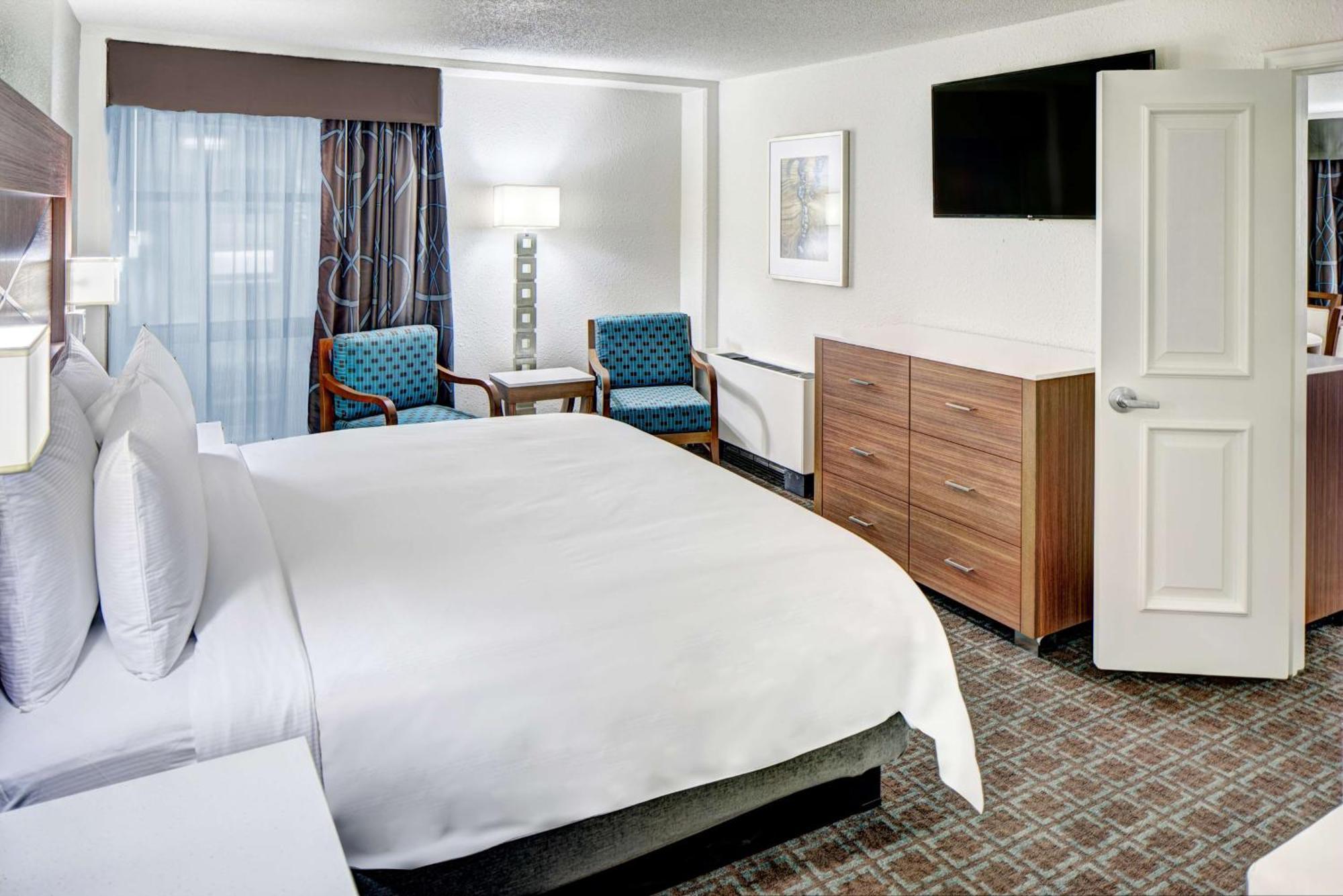 Doubletree By Hilton Milwaukee Downtown Exterior foto