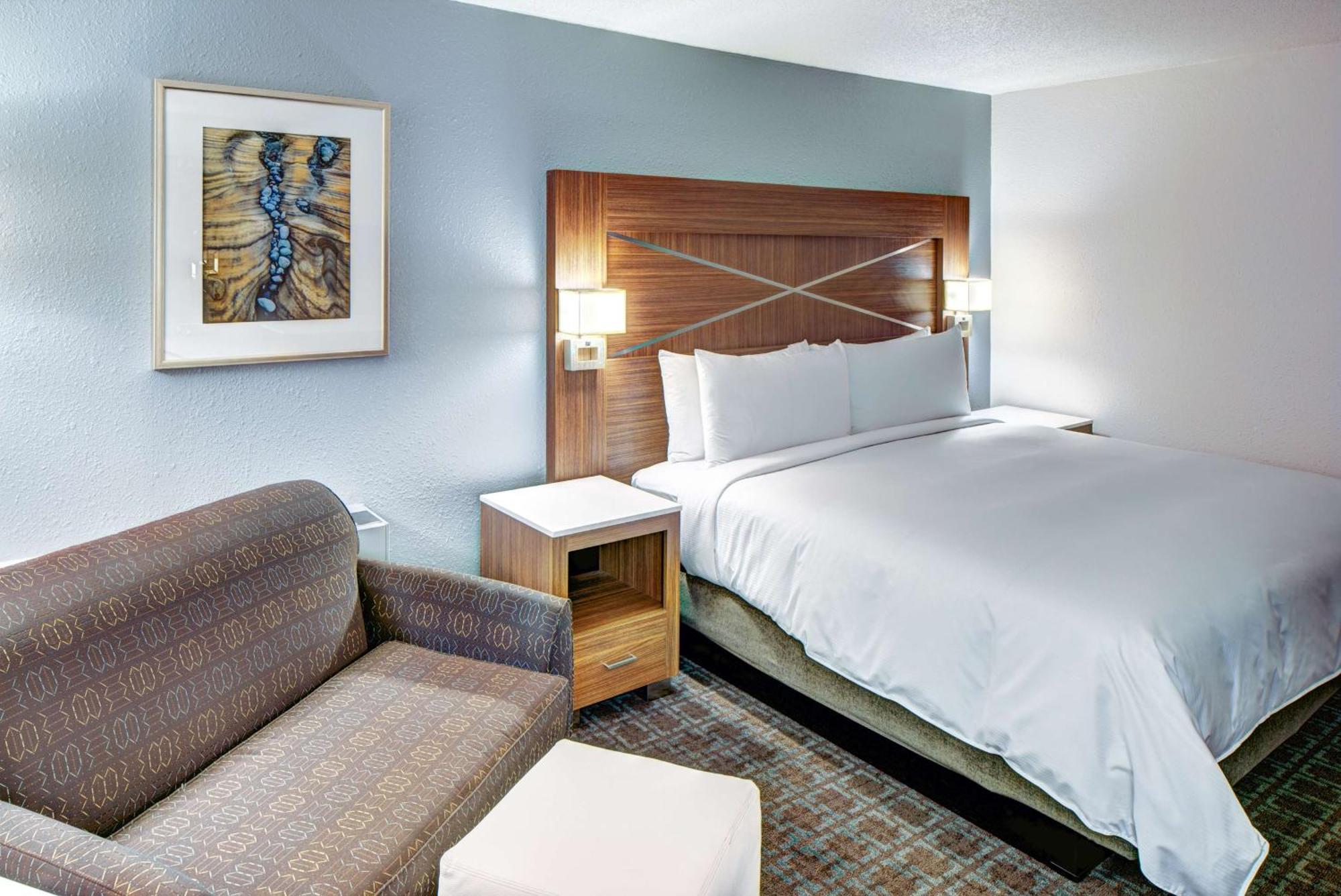 Doubletree By Hilton Milwaukee Downtown Exterior foto
