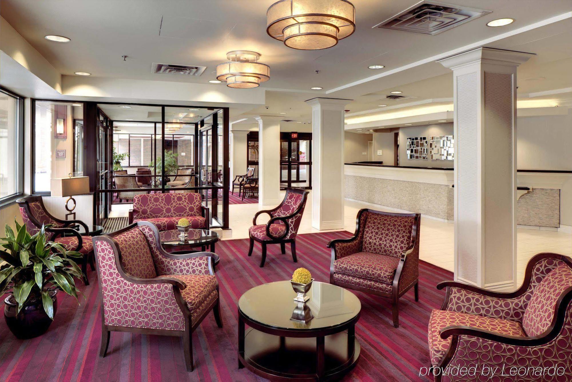 Doubletree By Hilton Milwaukee Downtown Exterior foto